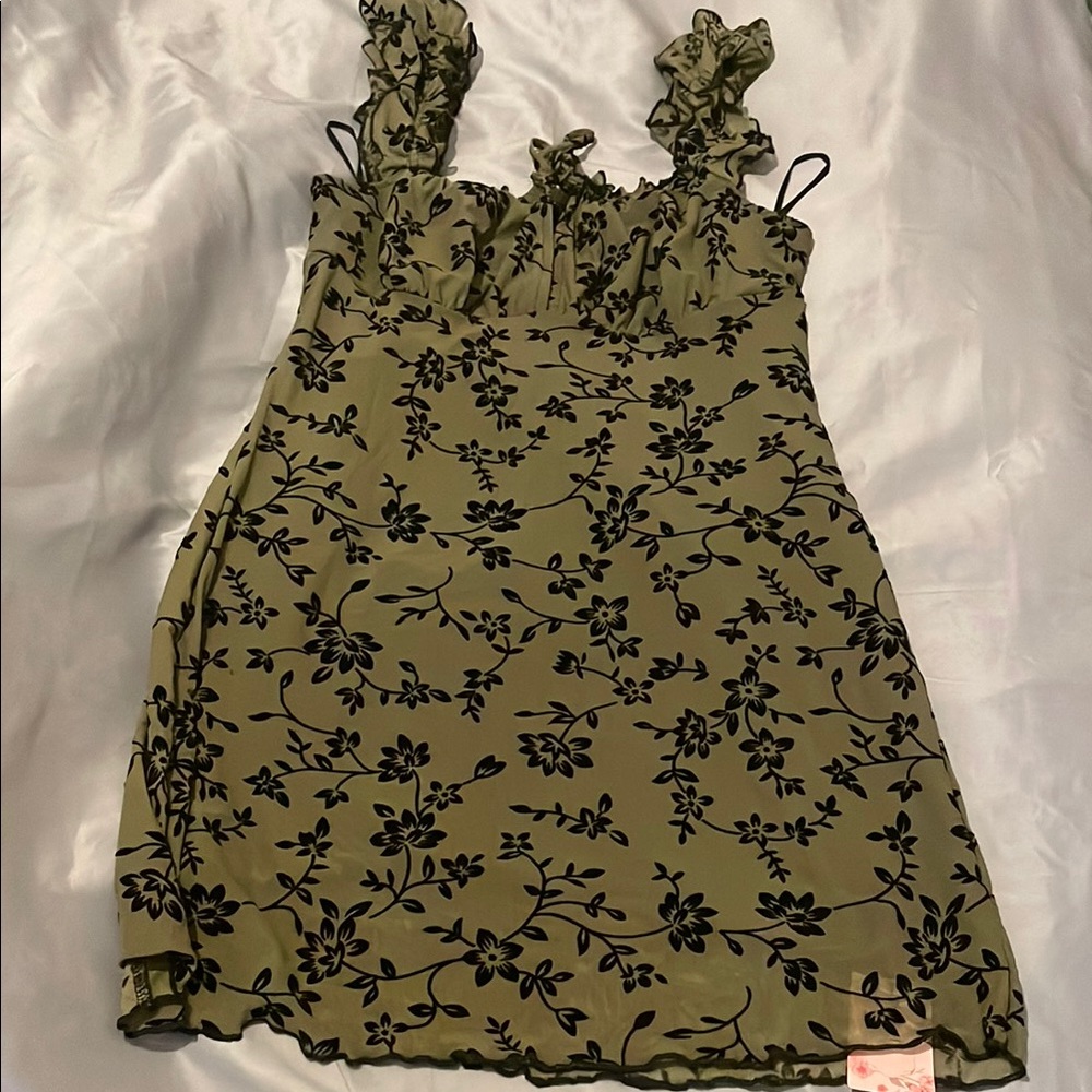 Floral Green and Black Women's dress size large